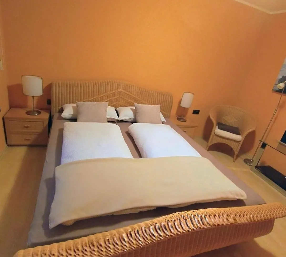Casa Dami - Charmante Ferien- Und Monteurwohnung In Flughafennaehe Hugelsheim 0*,
