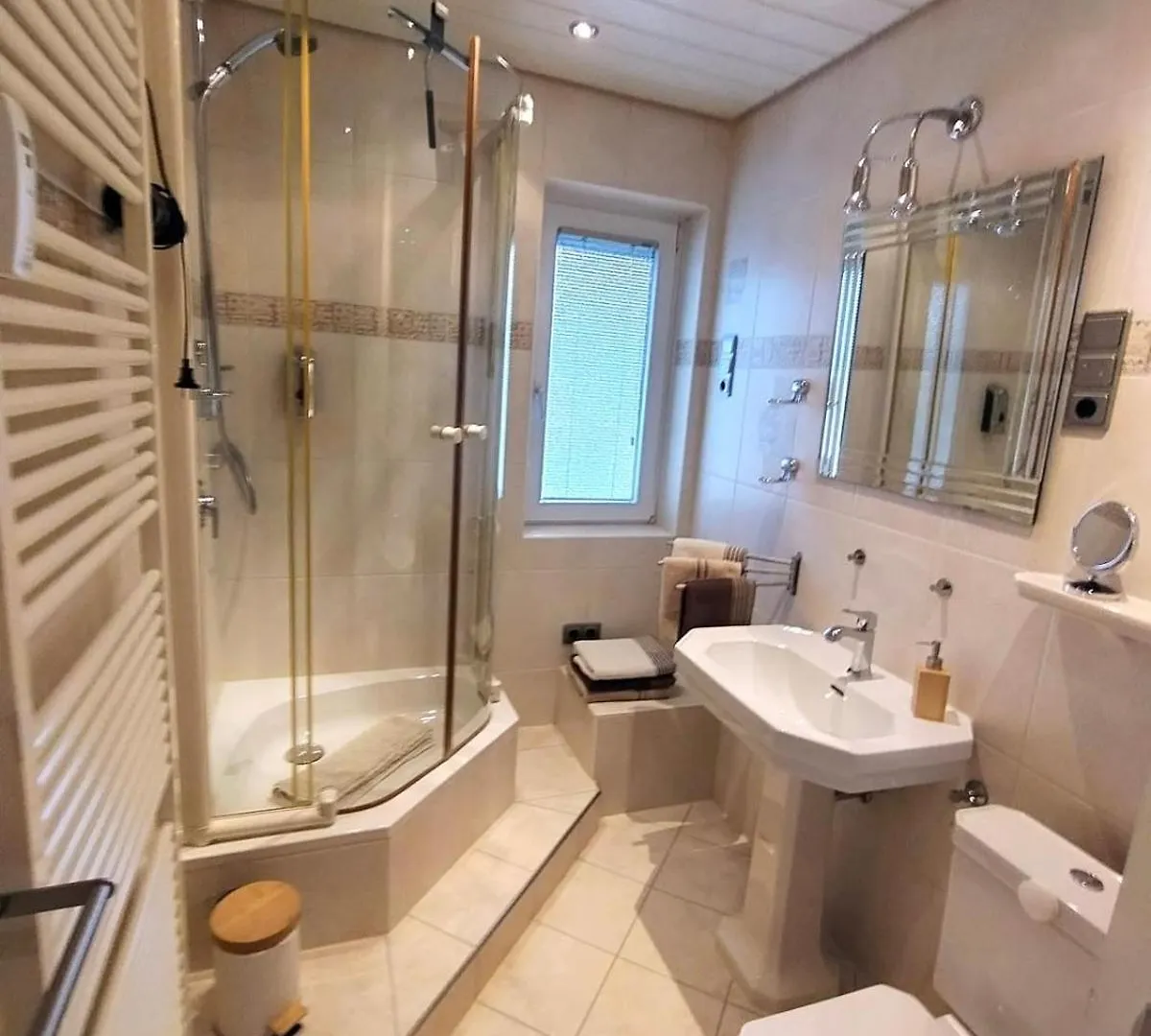 Apartment Casa Dami - Charmante Ferien- Und Monteurwohnung In Flughafennaehe Hügelsheim Deutschland